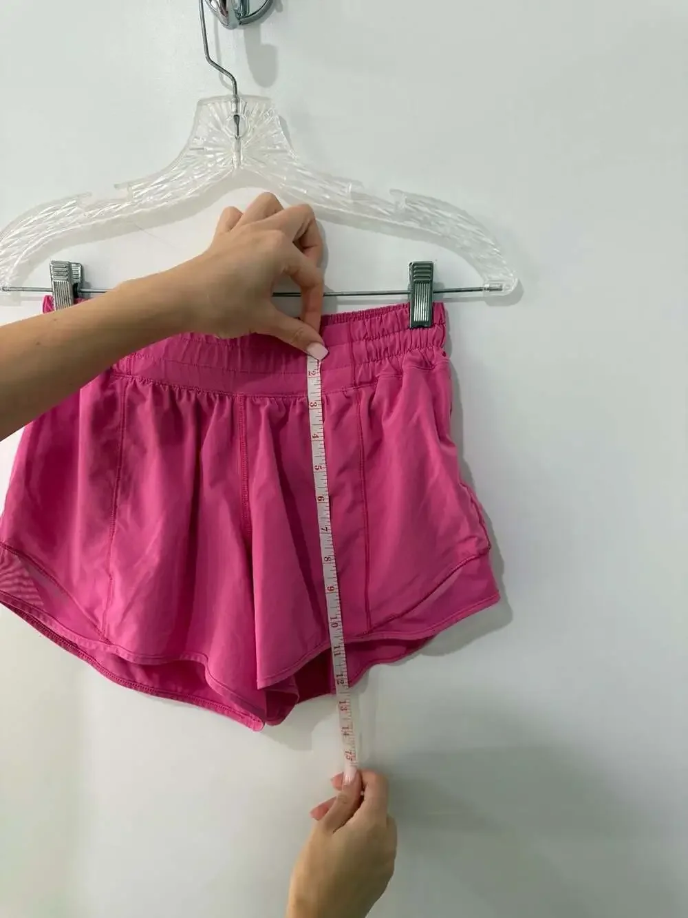 Lululemon Hotty Hot Low-Rise Lined Short 3.5